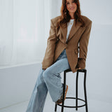 ANOUSHKA'S GO-TO TAUPE BLAZER