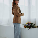 ANOUSHKA'S GO-TO TAUPE BLAZER