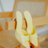 LIGHT YELLOW HEELS