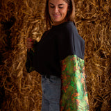 FREYA DARK BLUE SWEATER / OLIVE GREEN SLEEVES