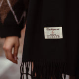 COSY SEASON BLACK SCARF